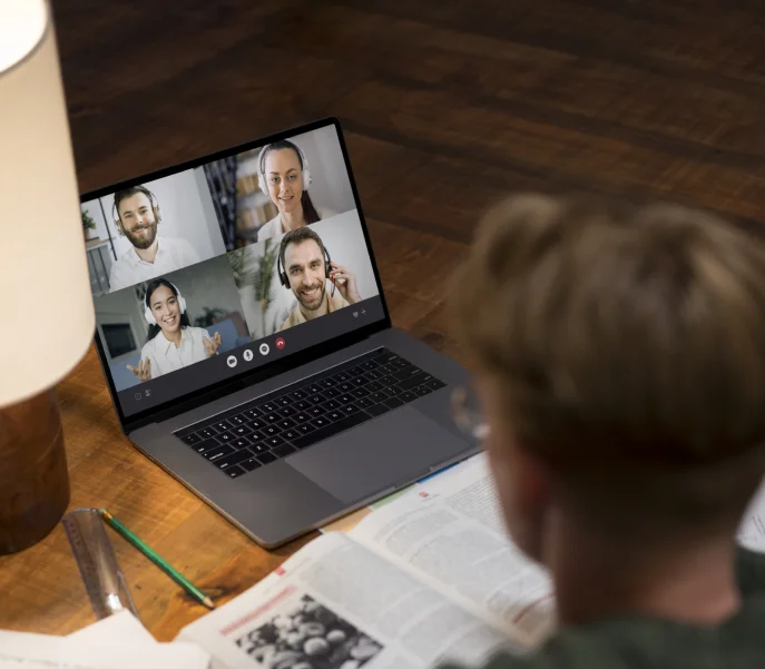 ¿POR QUÉ ESTUDIAR ONLINE?